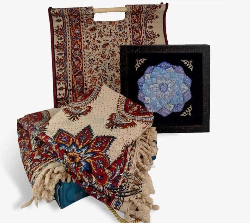ست قاب 20cm مینا کاری همراه با پارچه قلمکار 1*1 داخل کیف دسته چوبی قلمکار 45*55