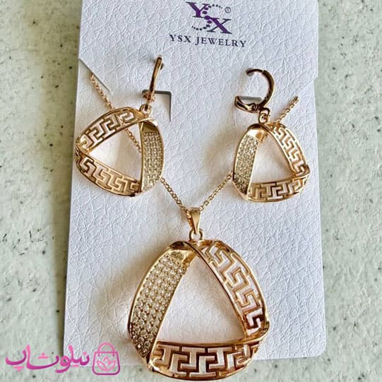 نیم ست زنانه YSX مدل ورساچه طلایی کد 8991 — تصویر ۳