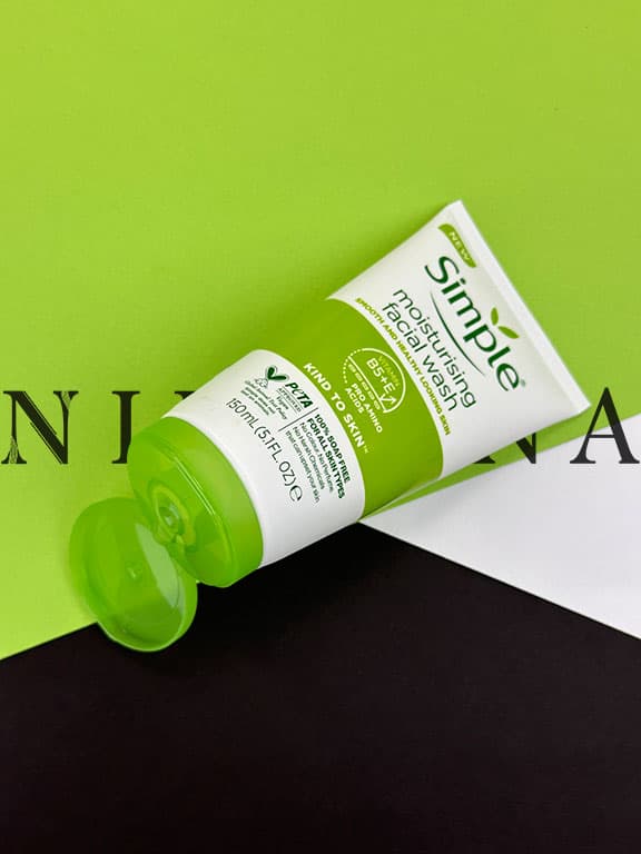 ژل شست و شوی صورت سیمپل مدل Kind to Skin Simple — تصویر ۶