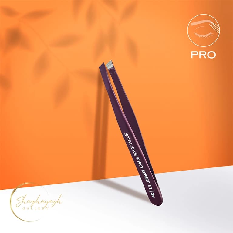 موچین ابرو سر کج حرفه ای استالکس پرو اکسپرت 11/3 ویولت Staleks Pro Expert 11/3V Wide Slant Eyebrow Tweezers Violet — تصویر ۴