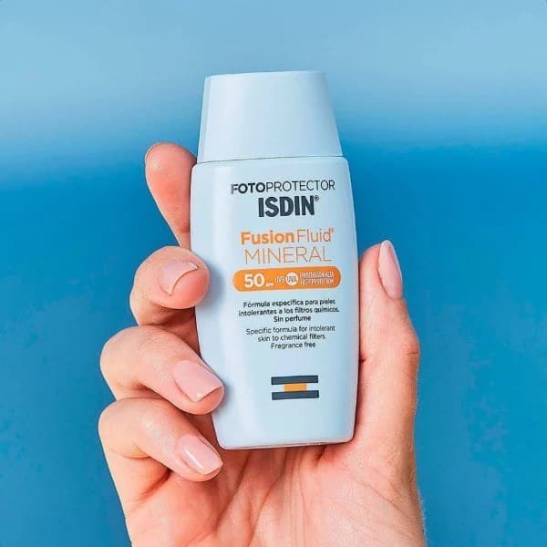 ضد آفتاب برند Fusion Fluid مینرال SPF50 کد 1523 — تصویر ۷