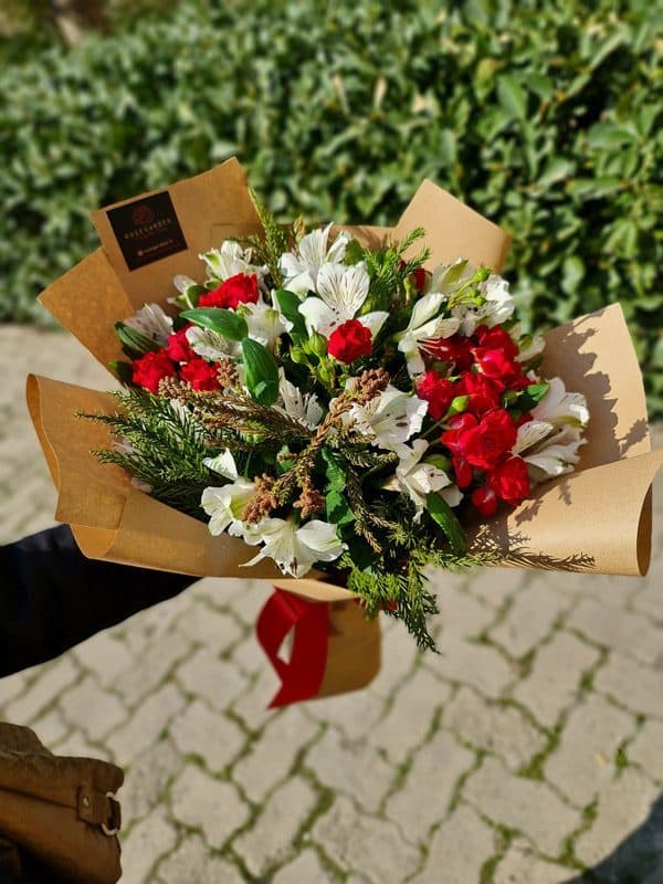 دسته گل ترکیبی کد 247 – گل فروشی آنلاین رزگاردن
