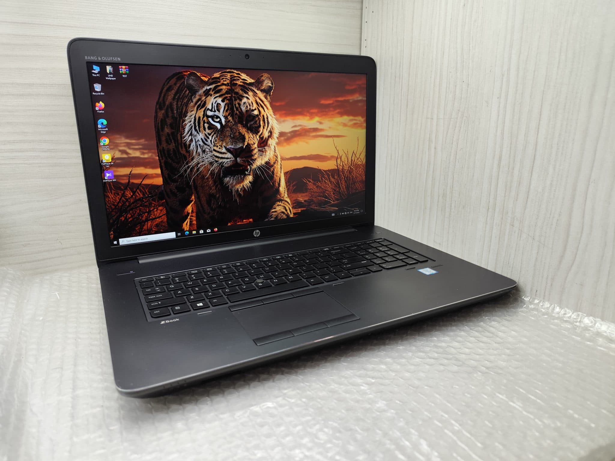 لپتاپ استوک اچ پی HP zbook 17 G4