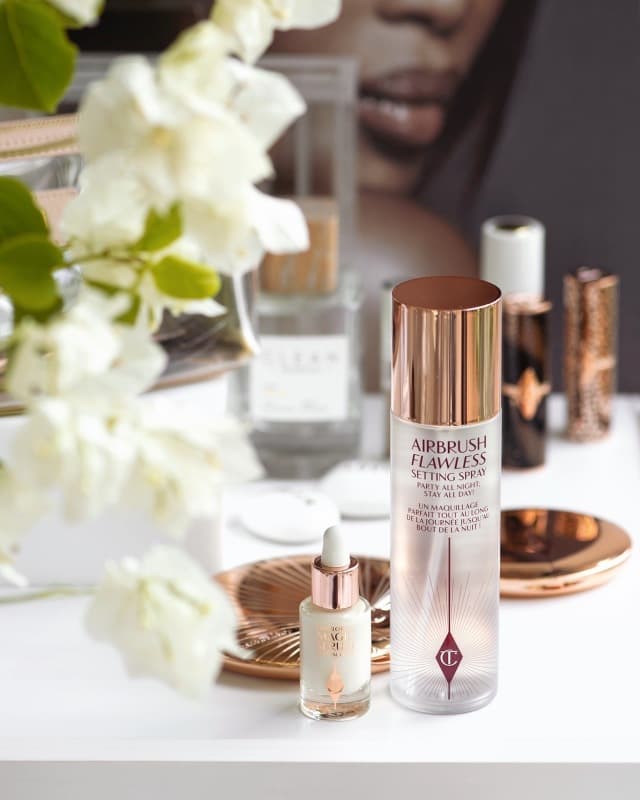 اسپری فیکس آرایش ایر براش شارلوت تیلبری اصل | Airbrush Setting Spray Makeup Charlotte Tilbury 100ml — تصویر ۴