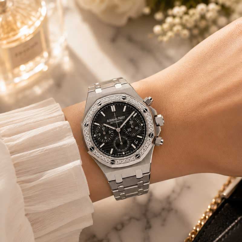 ساعت زنانه اودمار پیگه نقره ای صفحه مشکی Audemars piguet 2130 — تصویر ۸