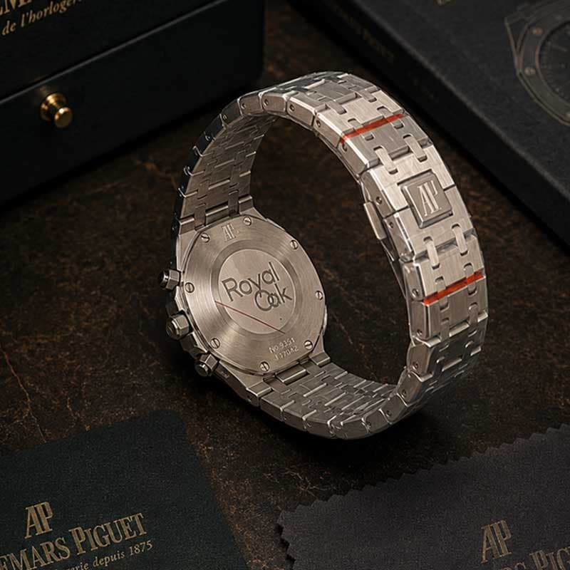ساعت زنانه اودمار پیگه نقره ای صفحه مشکی Audemars piguet 2130 — تصویر ۵