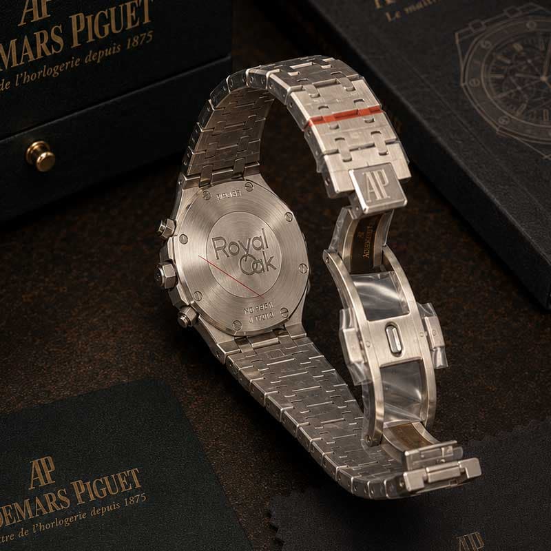 ساعت زنانه اودمار پیگه نقره ای صفحه مشکی Audemars piguet 2130 — تصویر ۶