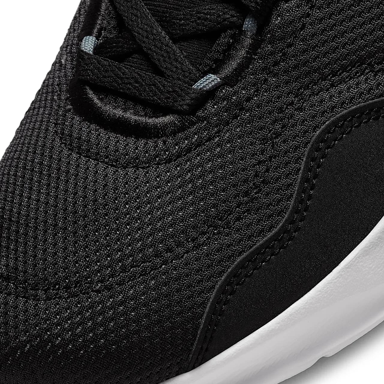 Nike Legend Essential 3 — تصویر ۸