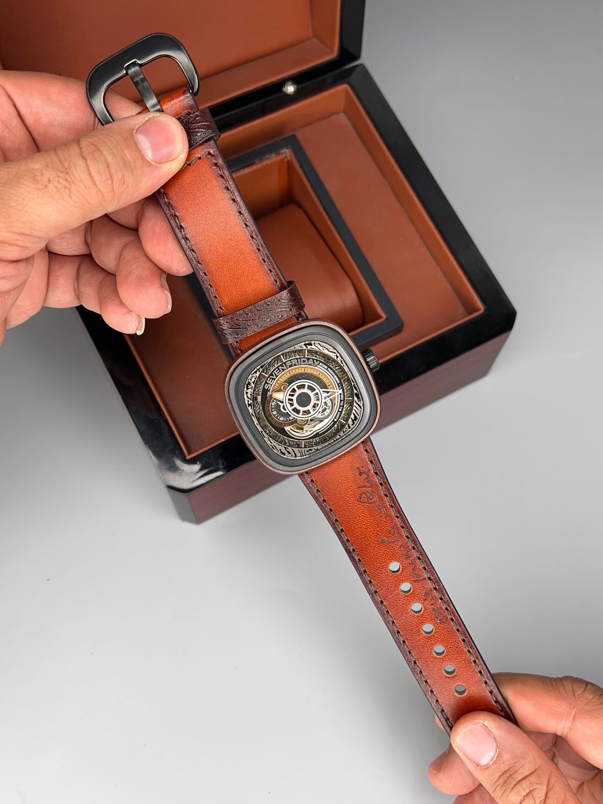 ساعت مچی مردانه سون فرایدی Sevenfriday 1995 — تصویر ۷
