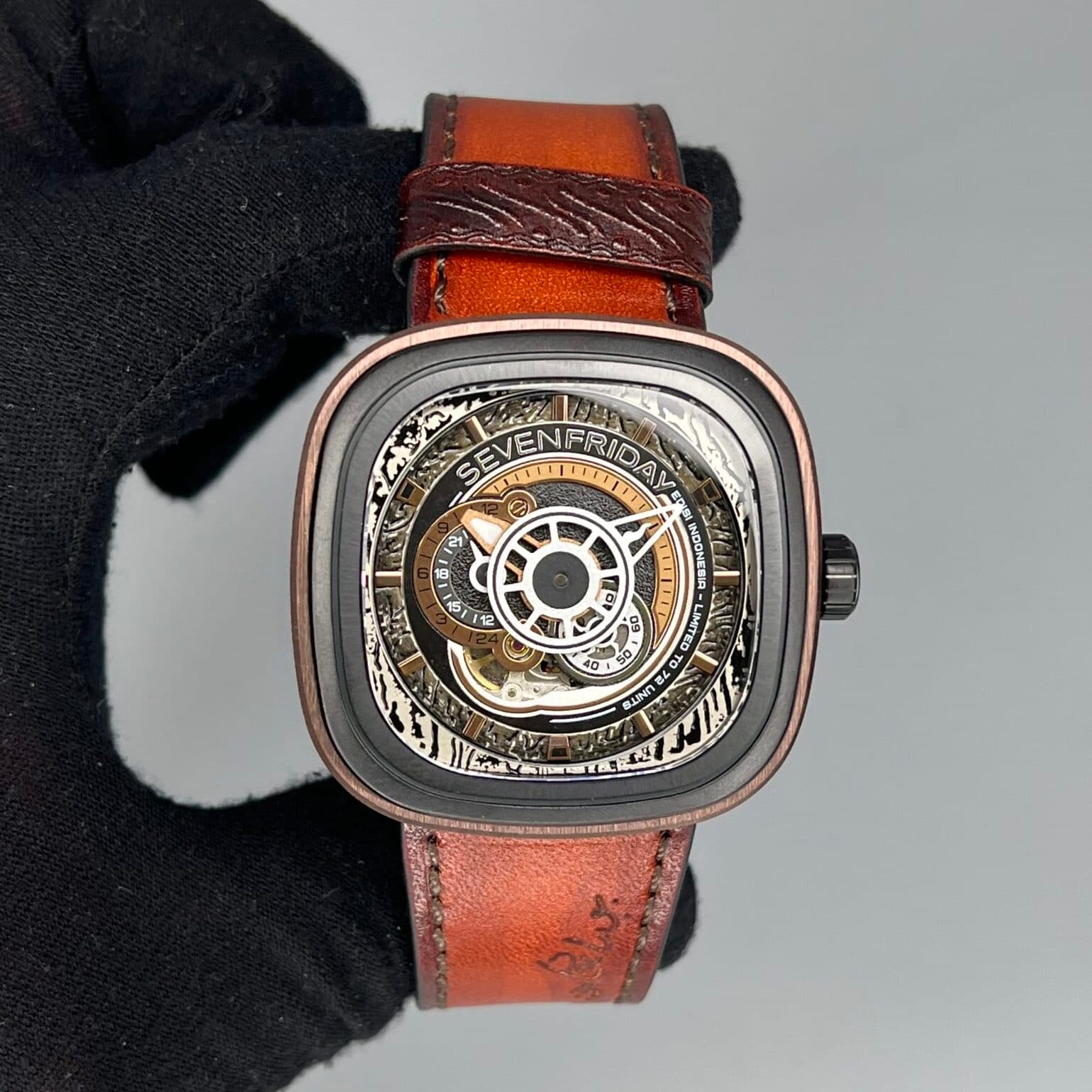 ساعت مچی مردانه سون فرایدی Sevenfriday 1995 — تصویر ۲