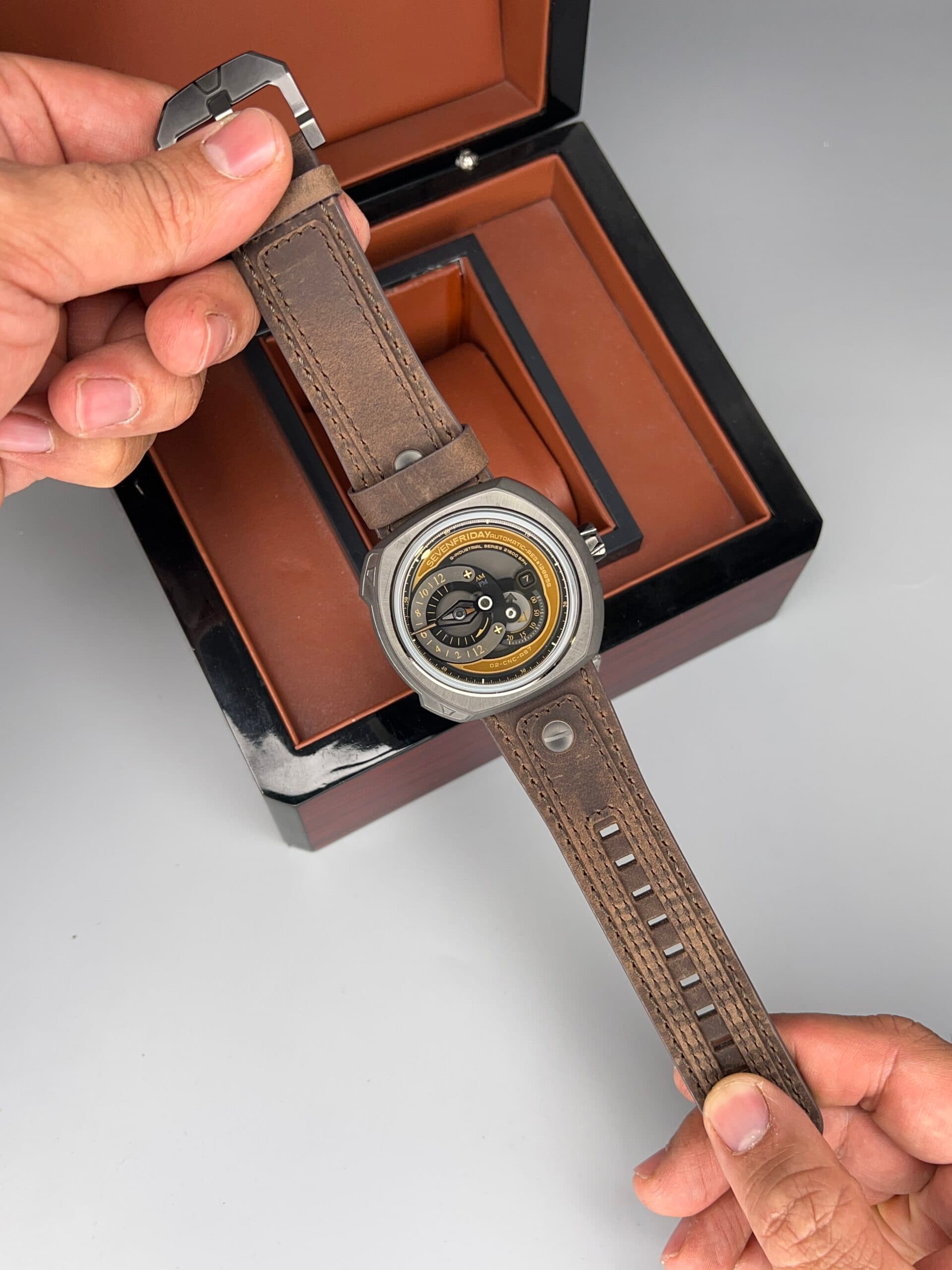 ساعت مچی مردانه سون فرایدی Sevenfriday 1994 — تصویر ۸