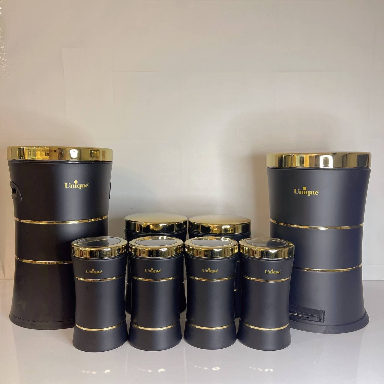 سرویس آشپزخانه 8 پارچه کمرباریک خطی مشکی طلایی یونیک کد UN-4594 — تصویر ۷