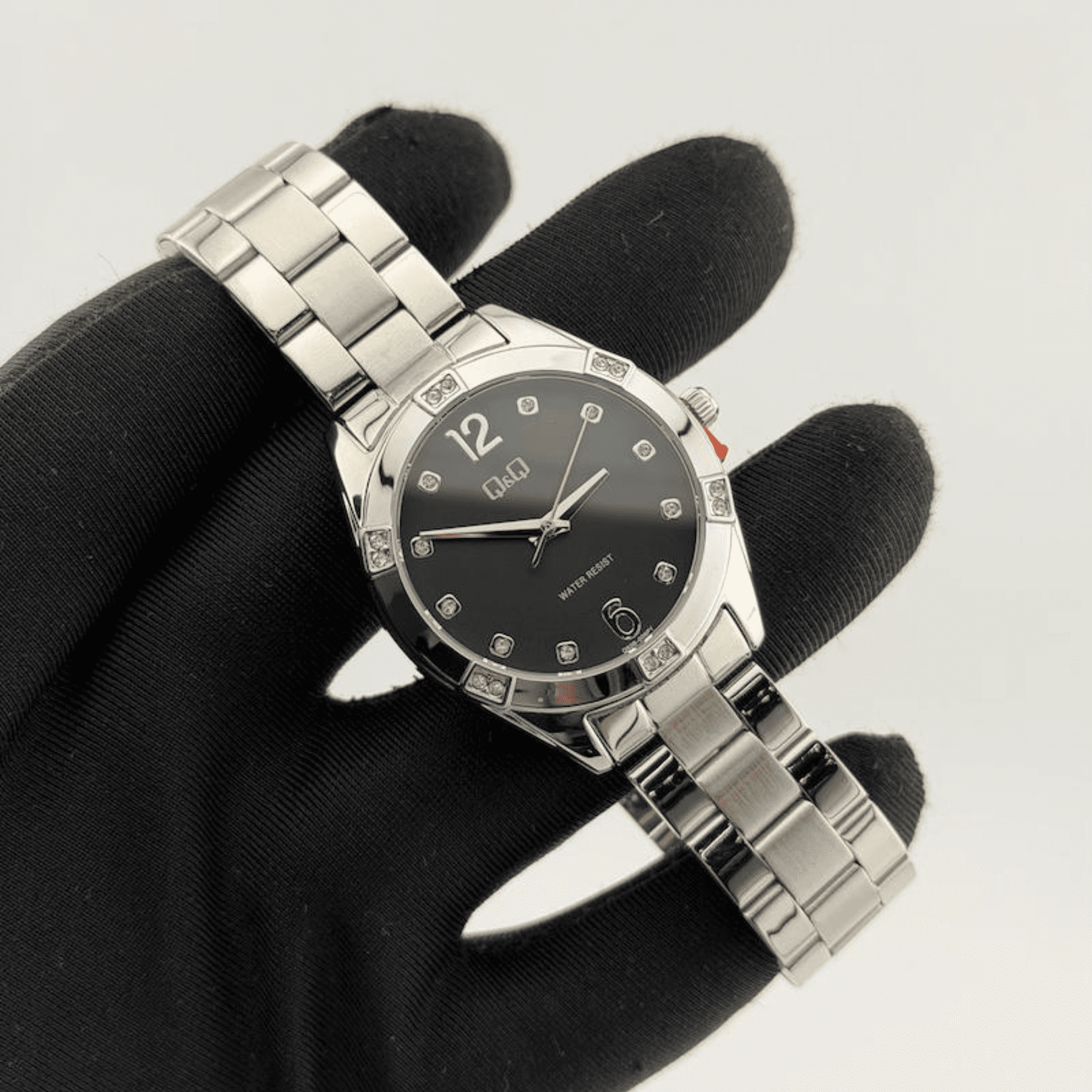ساعت مچی زنانه کیو اند کیو مدل Q83B-006 — تصویر ۳