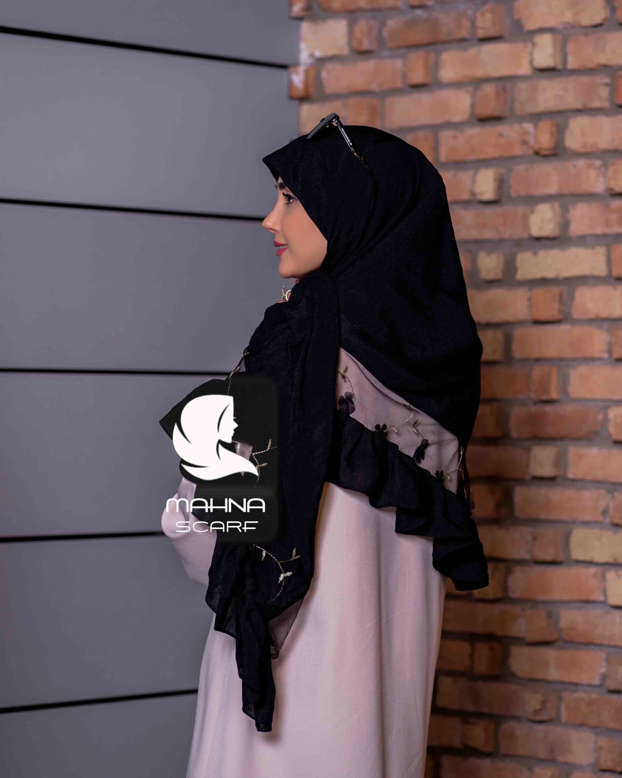 روسری بهارناز چیندار مشکی — تصویر ۳