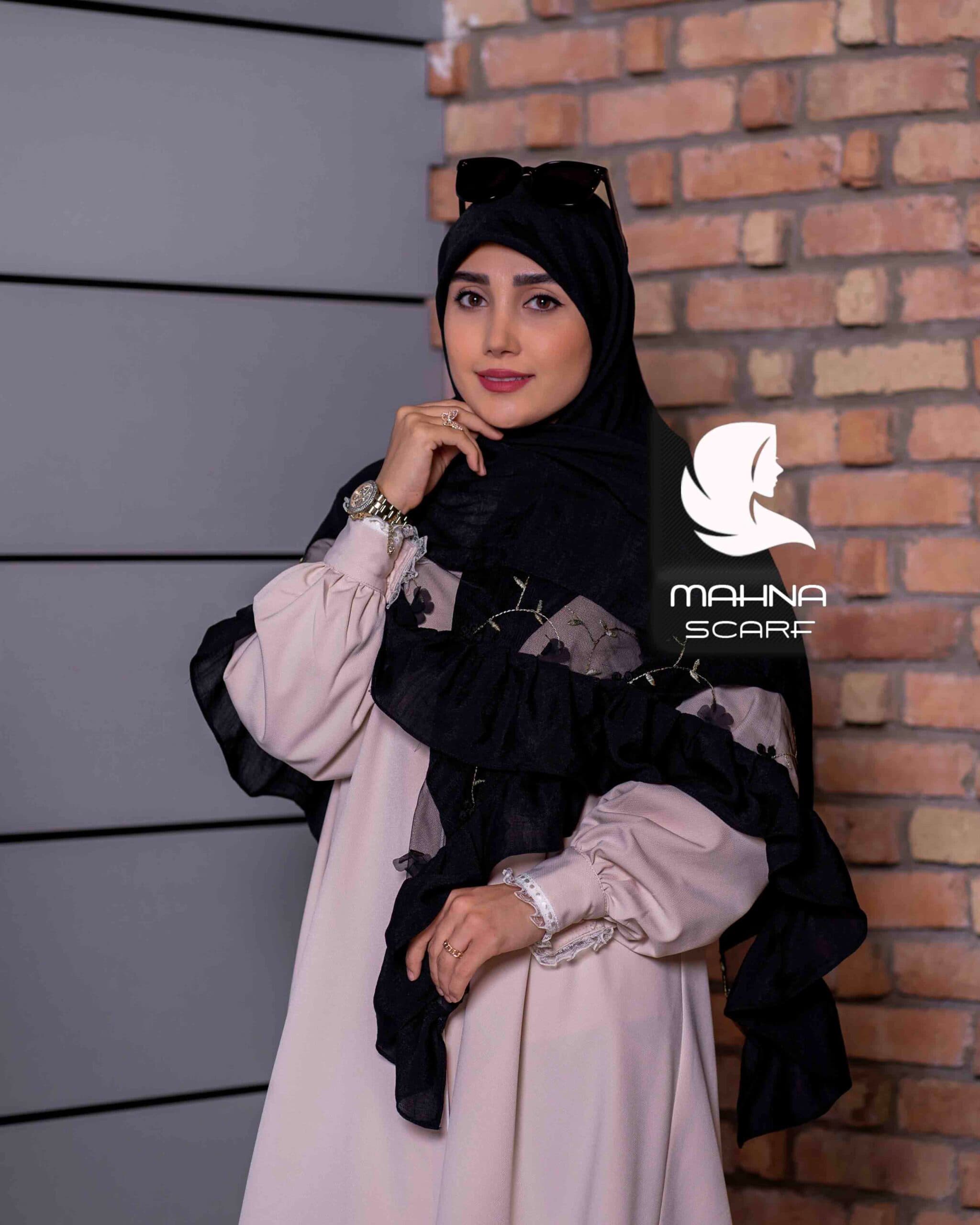روسری بهارناز چیندار مشکی — تصویر ۲