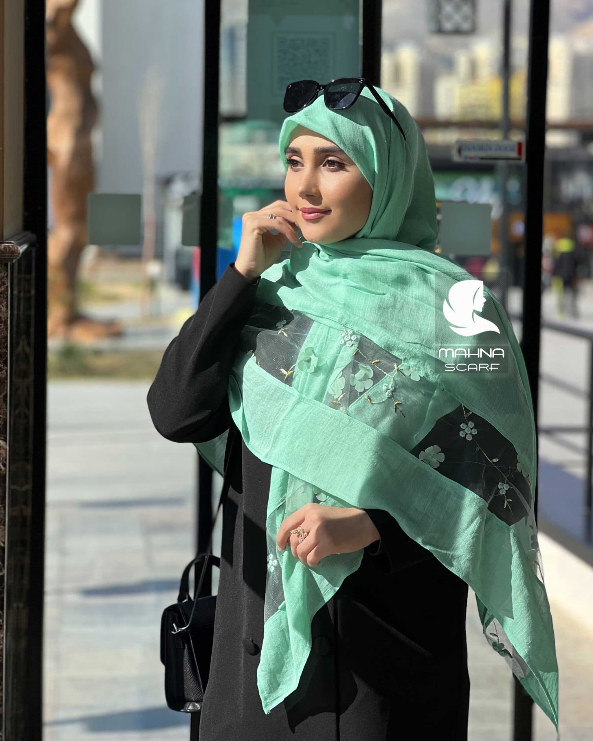 روسری بهارناز سبز روشن