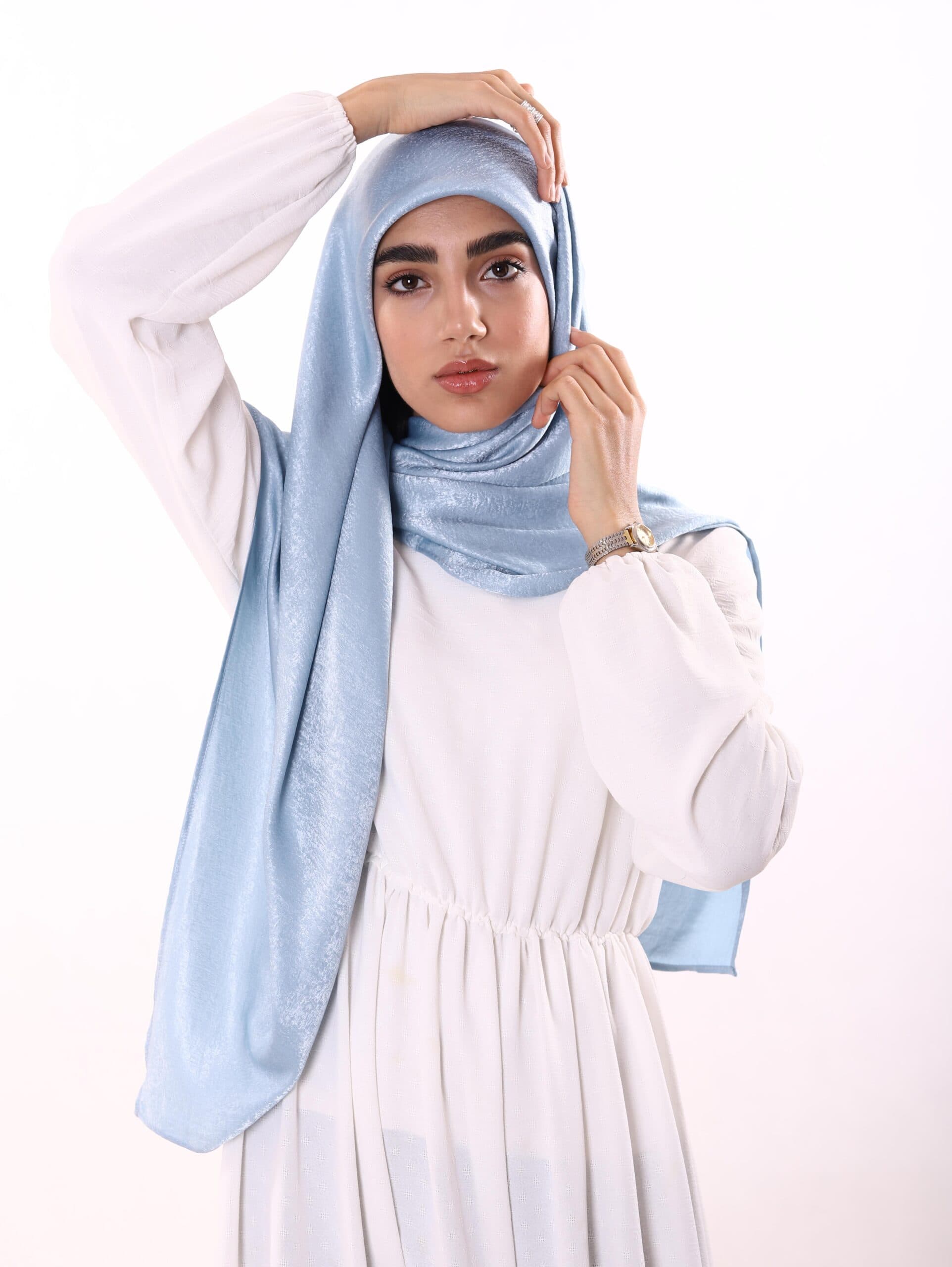 روسری ساتن ابریشم آبی آسمانی – کوپرا