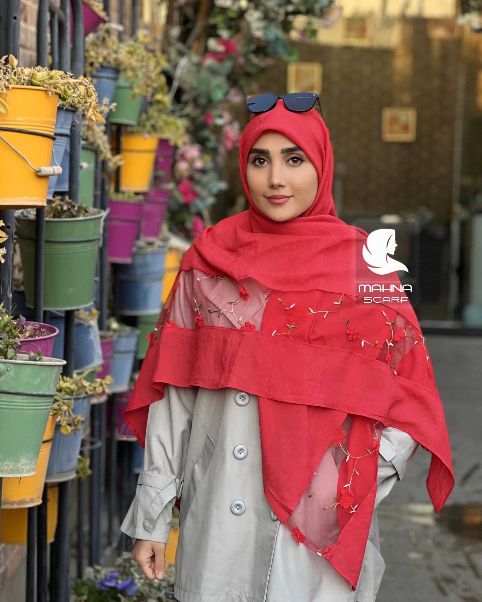 روسری بهارناز قرمز