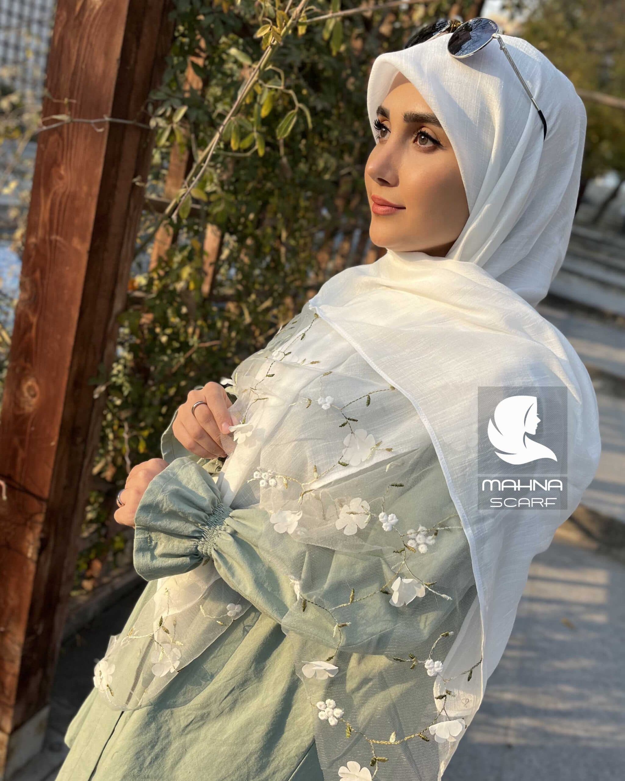 روسری تور گلدوزی سفید