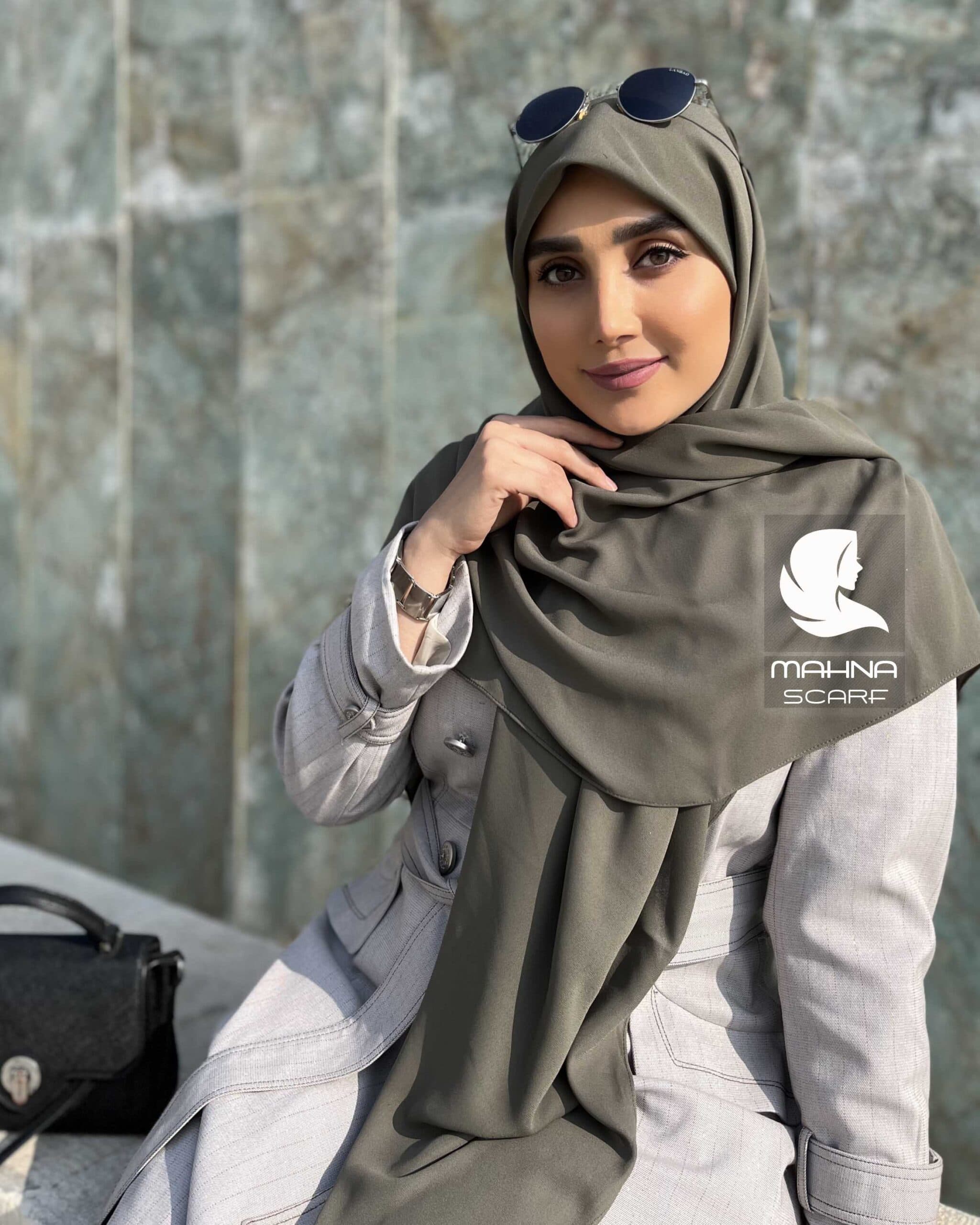 روسری کرپ حریر سبز زیتونی