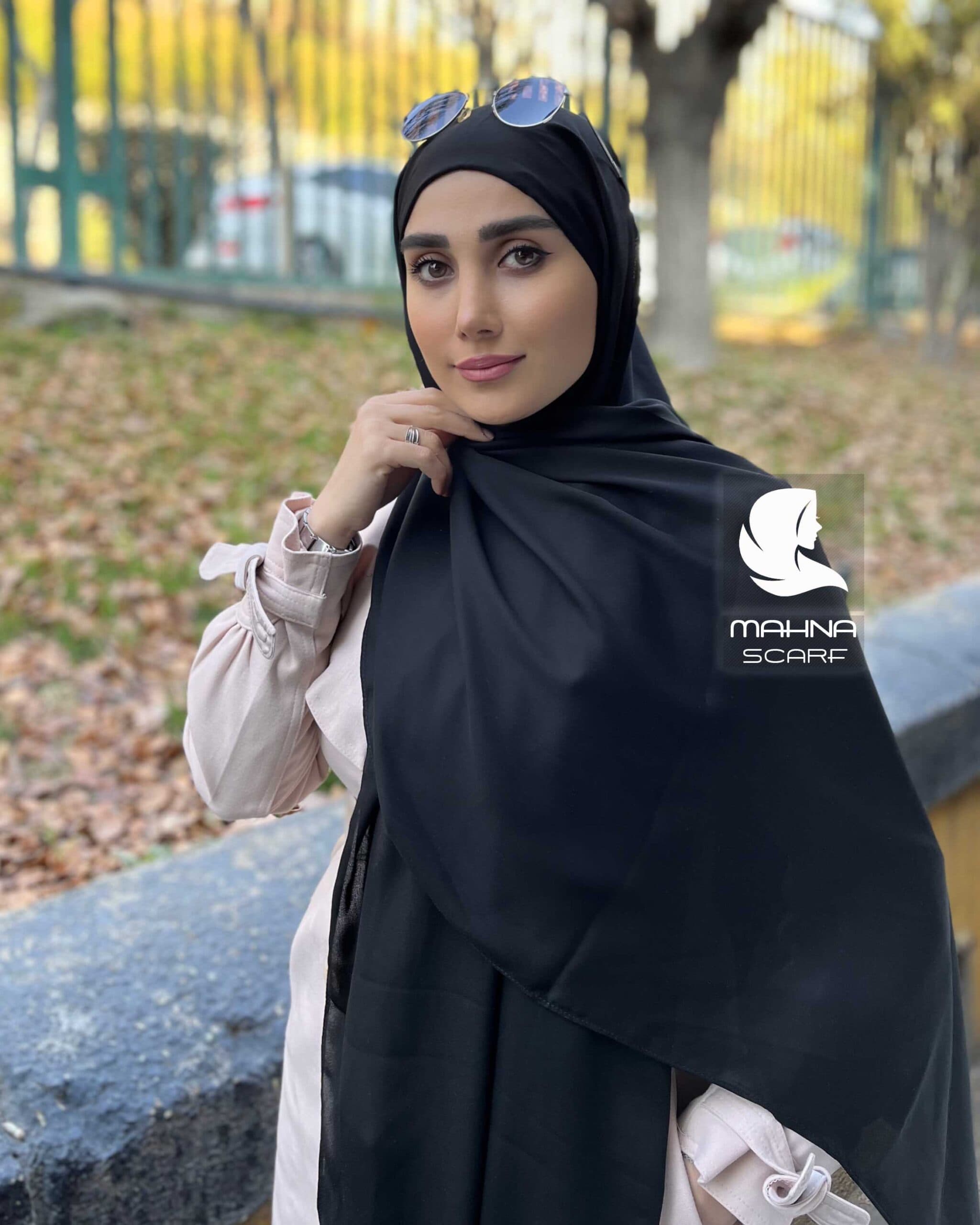 شال کلاهدار کرپ حریر مشکی