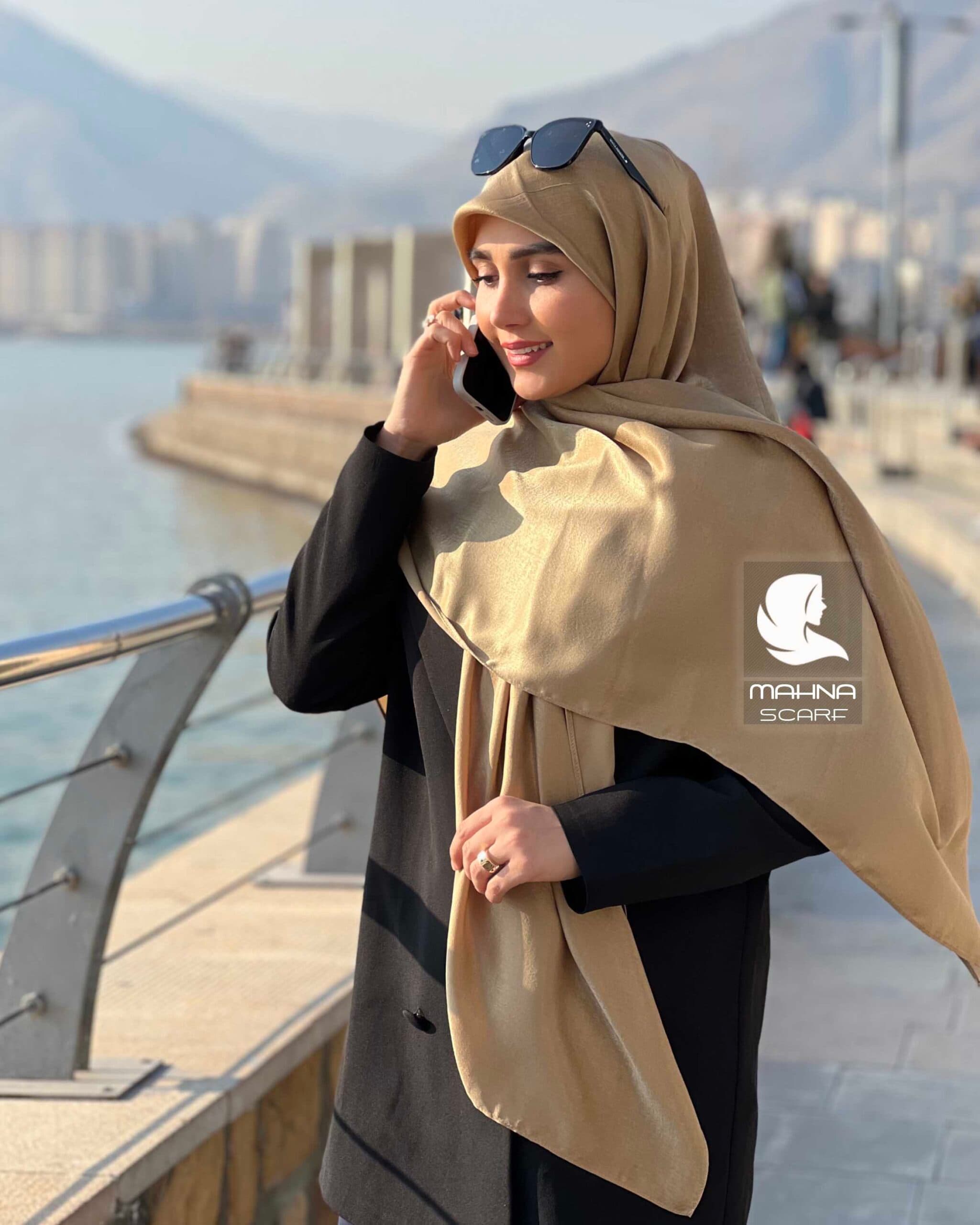 روسری ساتن ابریشم طلایی – کوپرا