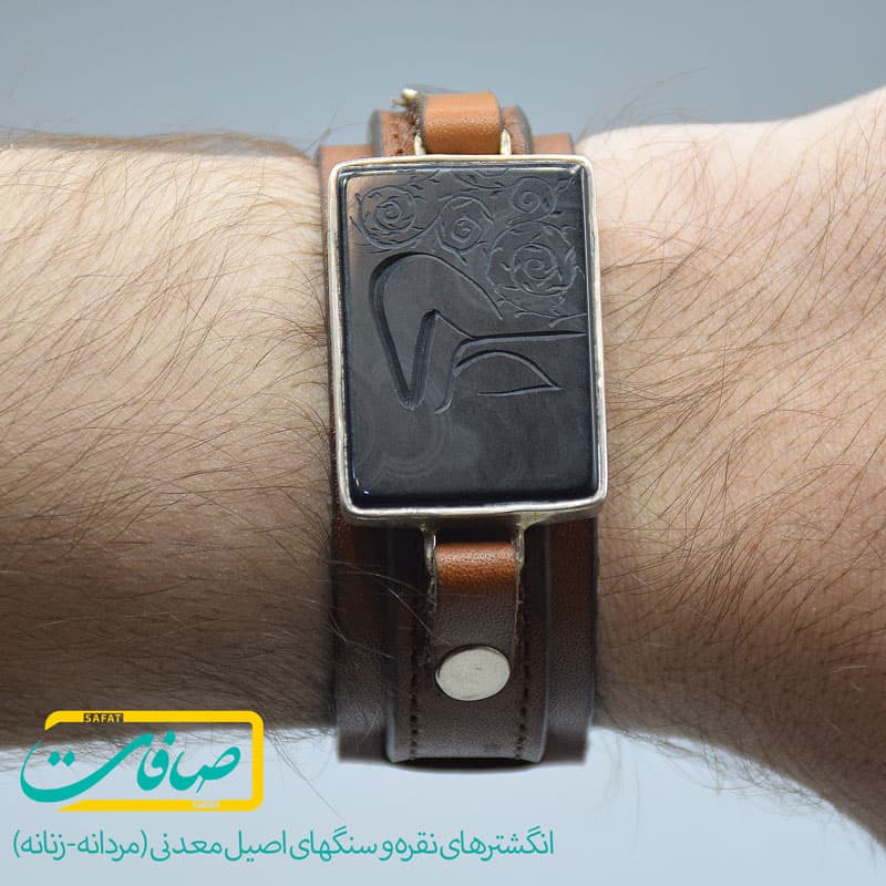 دستبند عقیق مشکی خطی “علی” (علیه السلام) «کد 2319»