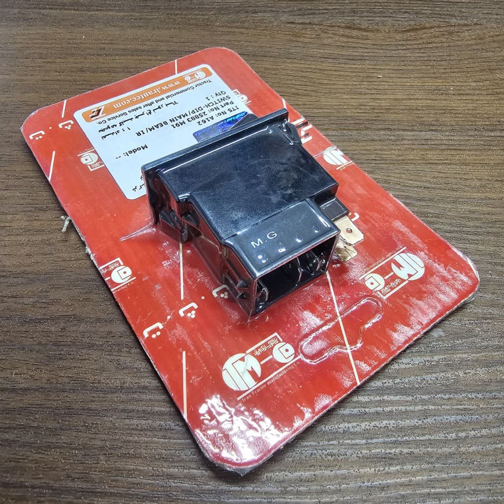 مجموعه کلید چراغ نور بالا تراکتور ITM کد A162 کد(74) — تصویر ۷