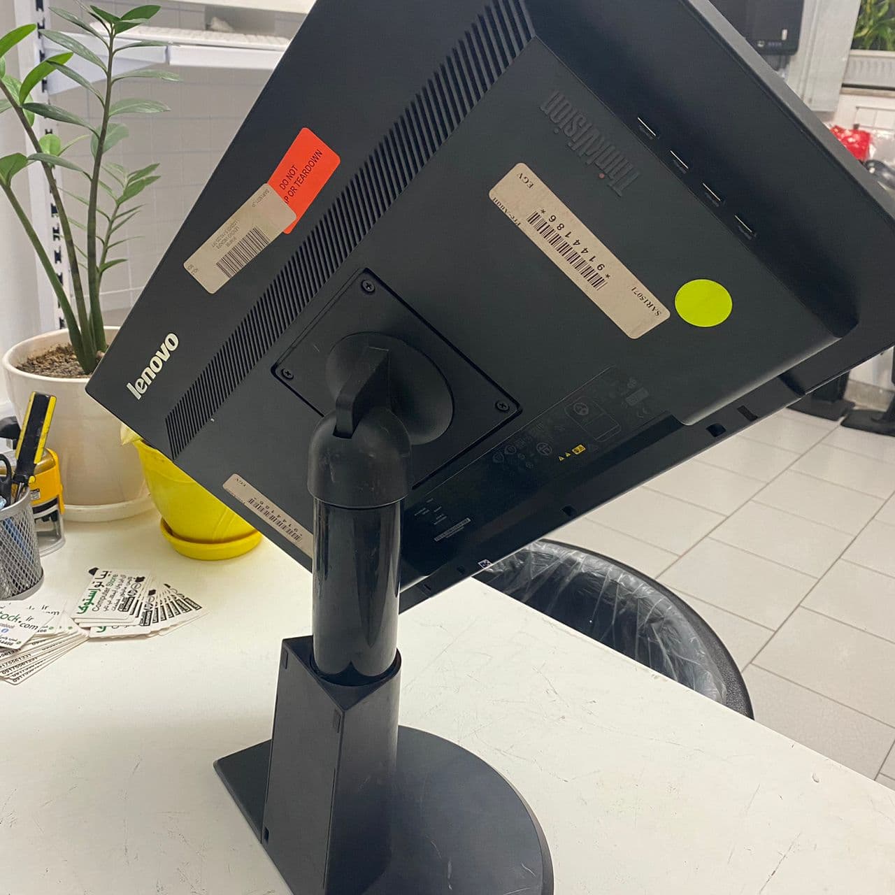 مانیتور لنوو 22 اینچ LED مدل Lenovo T2254PC کارکرده — تصویر ۷