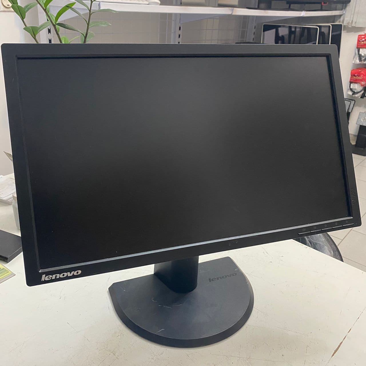 مانیتور لنوو 22 اینچ LED مدل Lenovo T2254PC کارکرده — تصویر ۴