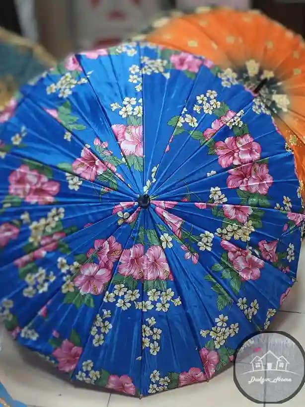 چتر گلدار آبی کاربنی — تصویر ۲