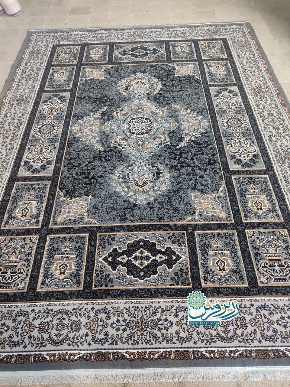 فرش ماشینی 500 شانه طرح پرهام رنگ دودی