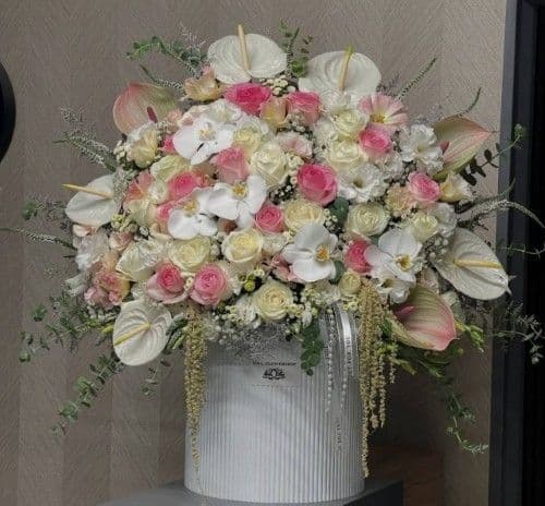 سبد گل شیک و رسمی 384