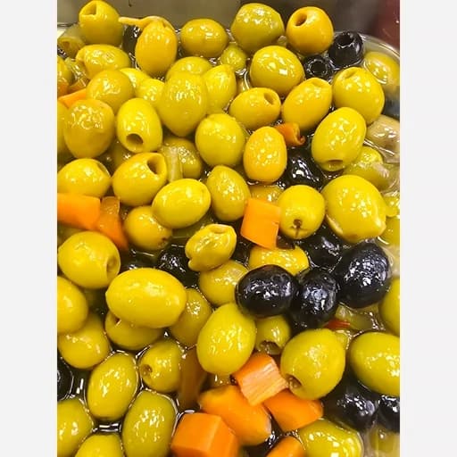 ترشی زیتون لبنانی مخصوص با روغن وزن میشود