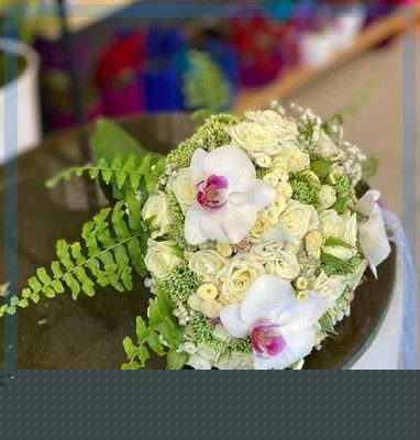ارسال گل طبیعی برای ساختمان پاستور تهران