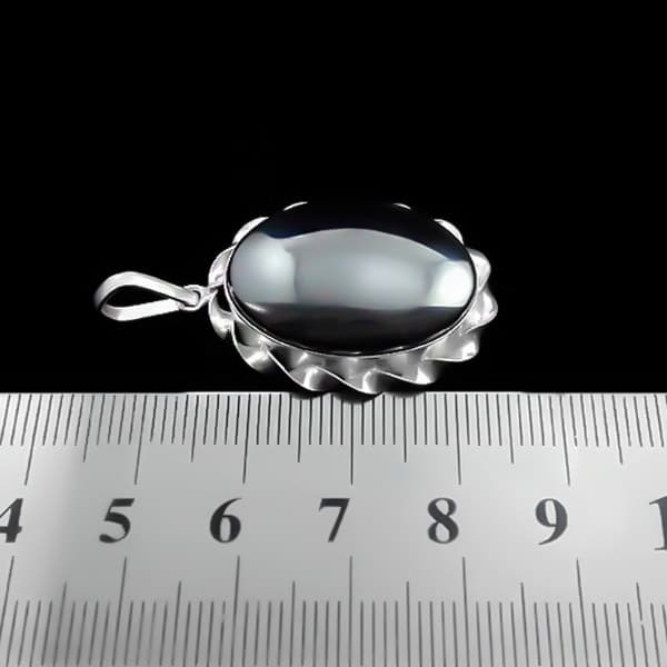 گردنبند نقره طرح دورپیچ بیضی دست ساز با نگین حدید صینی بزرگ + حکاکی — تصویر ۱۰