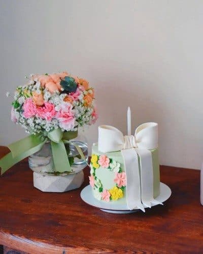کیک تولد و باکس گل برای خواهرم — تصویر ۳
