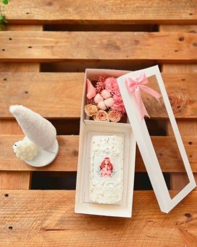 کیک تولد و باکس گل برای بچه ها