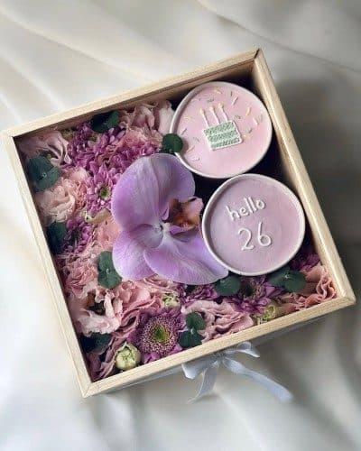 کادو تولد با گل تولد و کیک برای پسر 10 ساله — تصویر ۳
