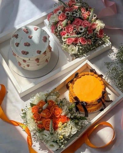کادو تولد با گل تولد و کیک برای فرزند — تصویر ۲