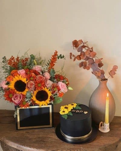 کیک و باکس گل برای جشن الفبا