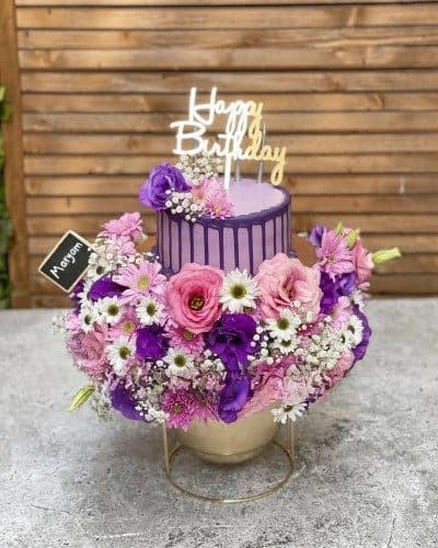 کیک تولد و باکس گل — تصویر ۳