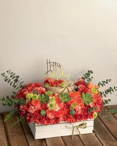 کیک تولد و باکس گل برای دختر ۱۲ ساله