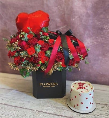 کیک تولد و باکس گل برای سه قلوها — تصویر ۳