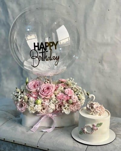 کیک تولد و باکس گل برای خاله