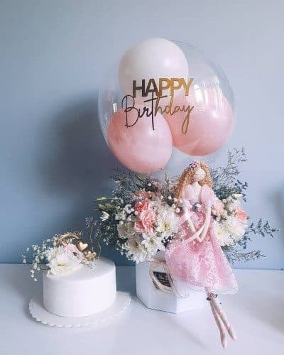 کیک تولد و باکس گل کوچک