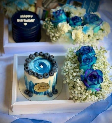 کادو تولد با گل تولد و کیک برای خواهر شوهر — تصویر ۳