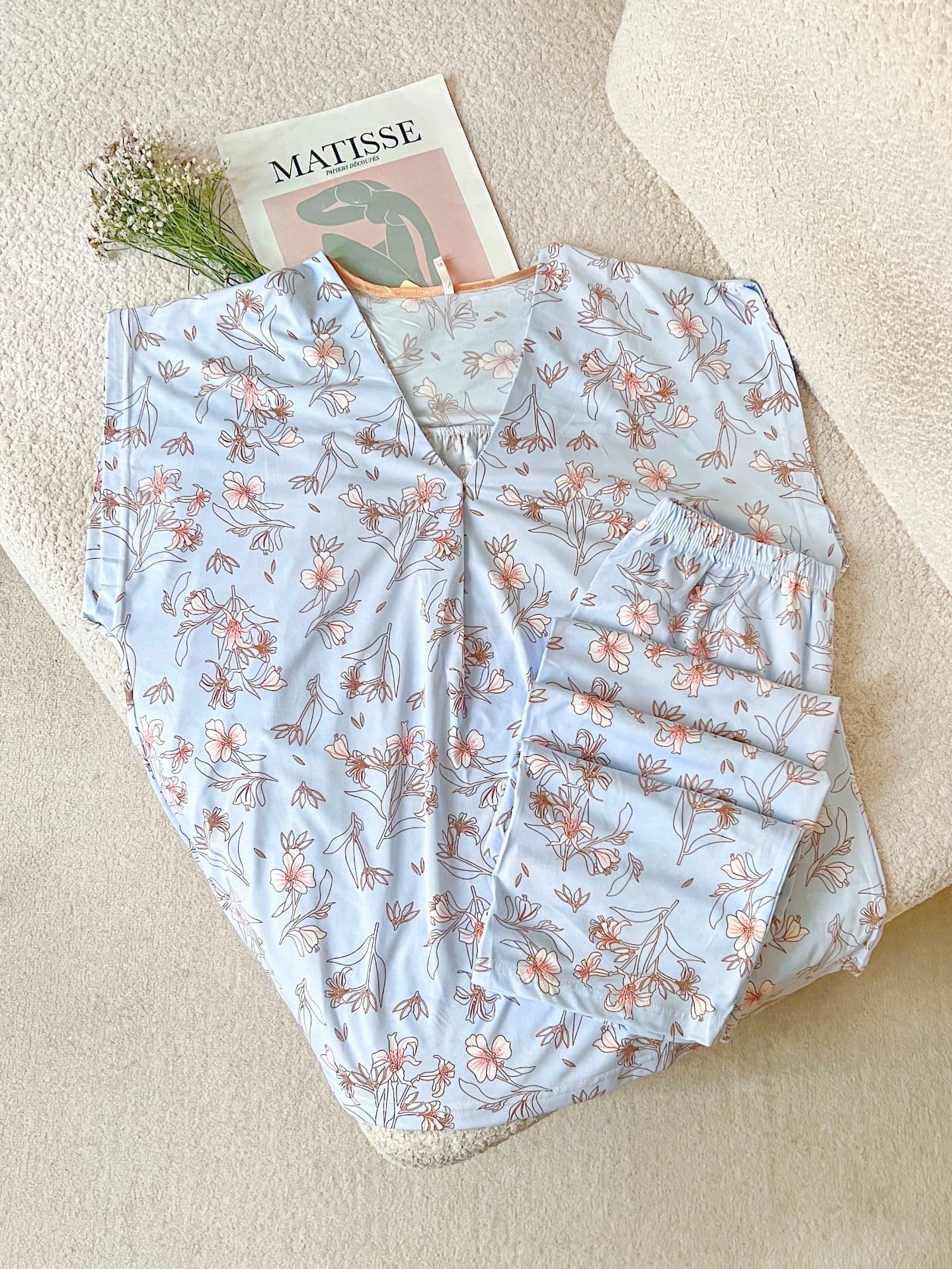 ست دو تیکه راحتی بلوز آستین حلقه ای و شلوار نخ پنبه دخترانه و زنانه کد 9281