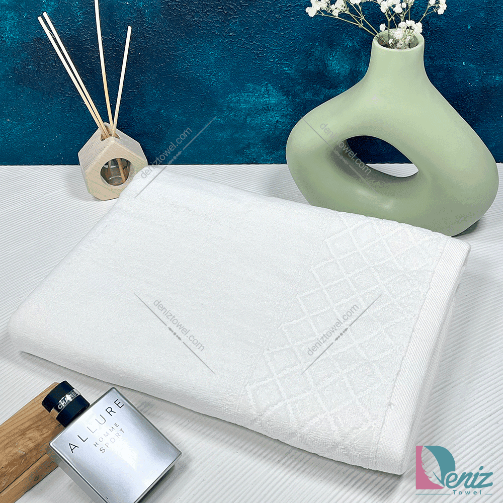 حوله استخری طرح لوزی رنگ شیری — تصویر ۳