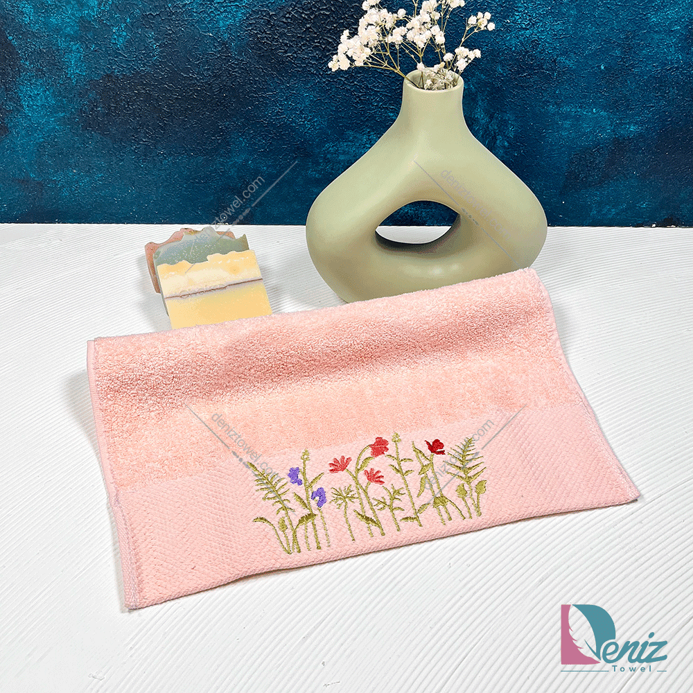حوله دستی گلدوزی ایزابل رنگ گلبهی